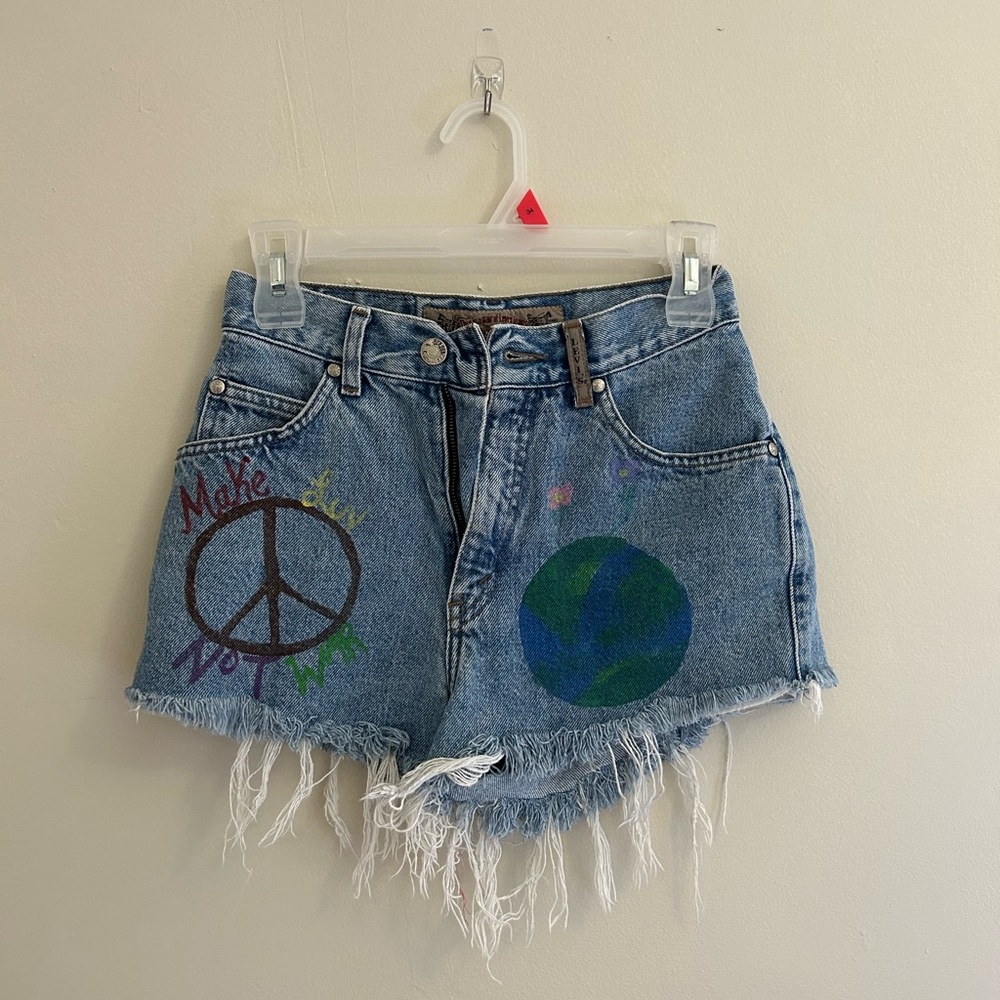 vintage looking levi jean shorts